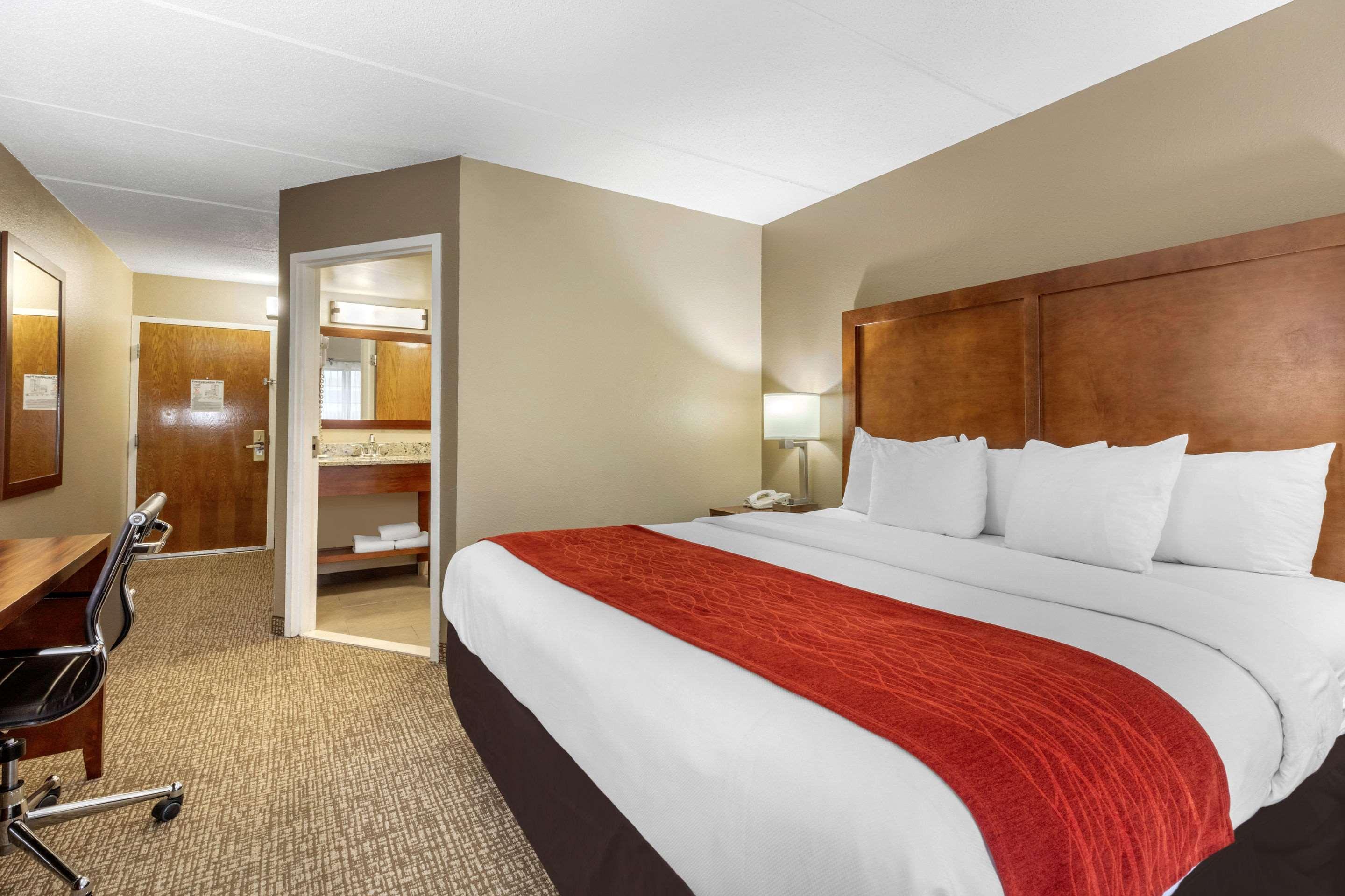 Comfort Inn & Suites Hamilton Place Chattanooga Exterior photo